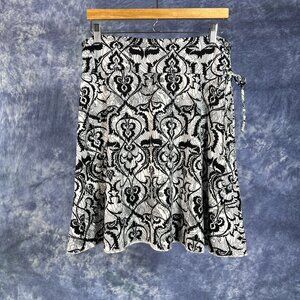 lola Black & White Skirt Sz L